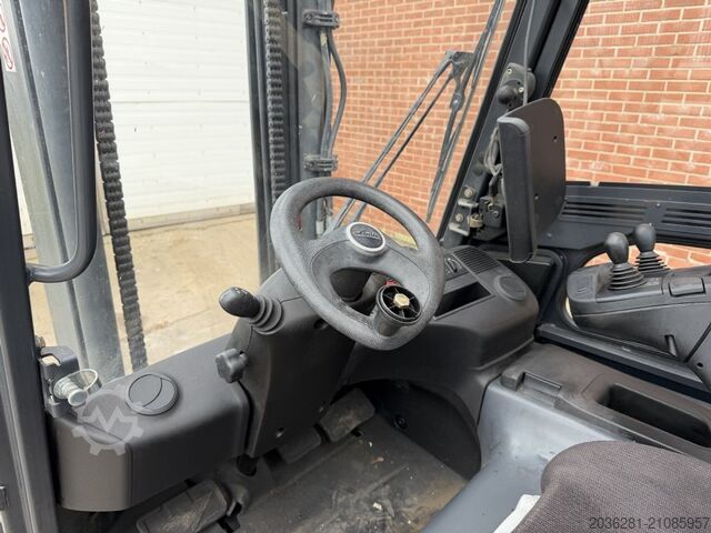 Carretilla eléctrica de 4 ruedas Linde E25L-01