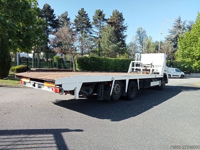 Camion à plateau Volvo FM6229A