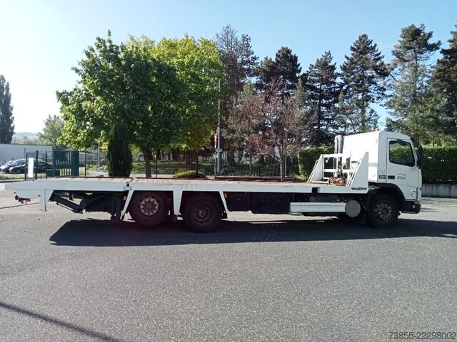 Camion à plateau Volvo FM6229A