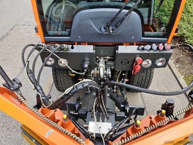 Оборудование для зимнего обслуживания Holder C 70 SC