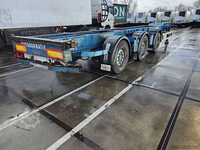  RENDERS CHASSIS
