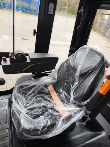 Empilhador eléctrico de 4 rodas EP EFL1003-6