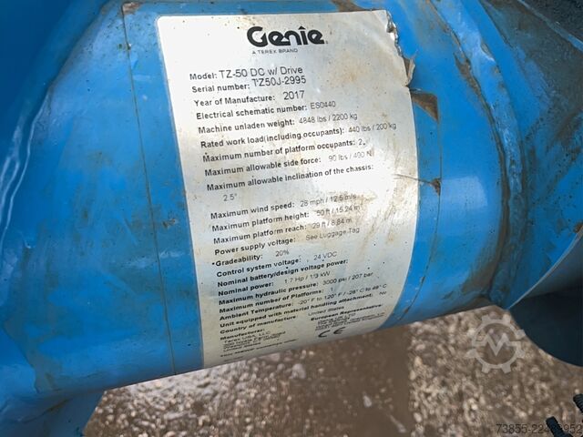 Plataforma elevadora montada en remolque Genie TZ™-50 DC w/Drive (17m)