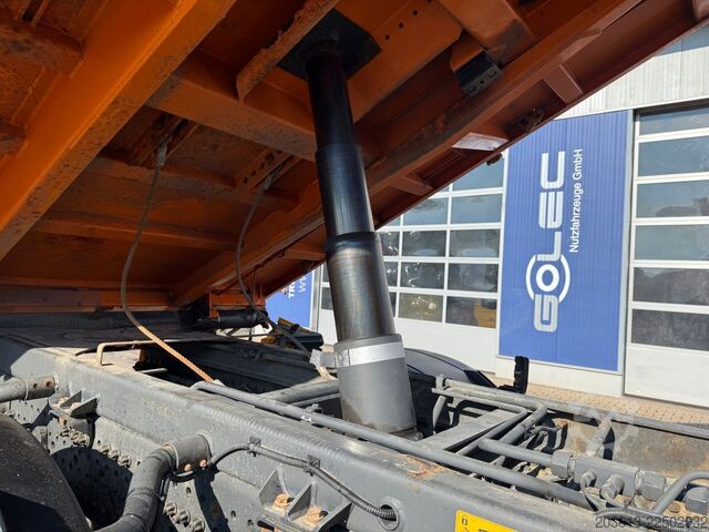 Tipper truck MERCEDES-BENZ AROCS 2042 4x4 MEILLER Kipper Winterd.