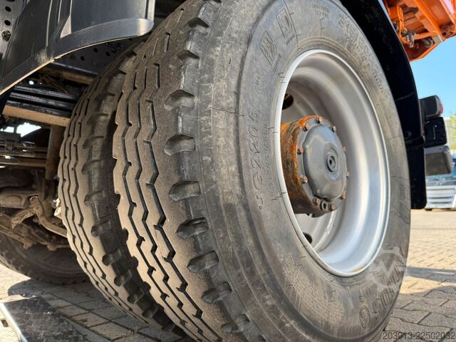 Tipper truck MERCEDES-BENZ AROCS 2042 4x4 MEILLER Kipper Winterd.