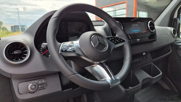 Yüksek tavanlı panelvan MERCEDES-BENZ Sprinter III Kasten  519 CDI RWD 4x 4 Allrad