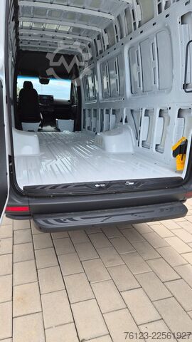 Yüksek tavanlı panelvan MERCEDES-BENZ Sprinter III Kasten  519 CDI RWD 4x 4 Allrad