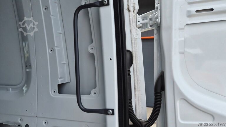 Yüksek tavanlı panelvan MERCEDES-BENZ Sprinter III Kasten  519 CDI RWD 4x 4 Allrad