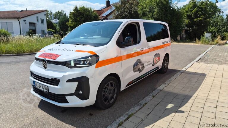 Microbuz Citroën SpaceTourer Opel Zafira Plus M 9 Sitzer