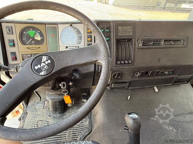 Tre-sidet tipbil MAN 33.422 Kipper 6x4 33Ton