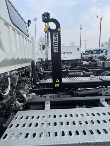 Hookloader Fuso Canter 9C18 Abrollkipper - 63.990 Euro
