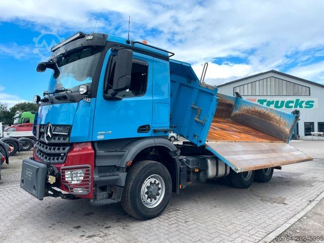 Tresidig tipplastbil MERCEDES-BENZ 2643 /6x6H ALLRAD/Meiller/Bordmatik/Schneeplatte
