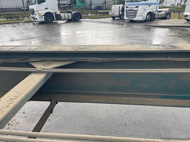 Tipper Trouillet SOCARI 69 m3 left side opens, self pump tyres, etc
