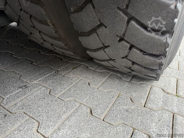 Kamion s ravnom platformom MAN TGS 26.470 6X2 Effer 215 bis 16 Meter