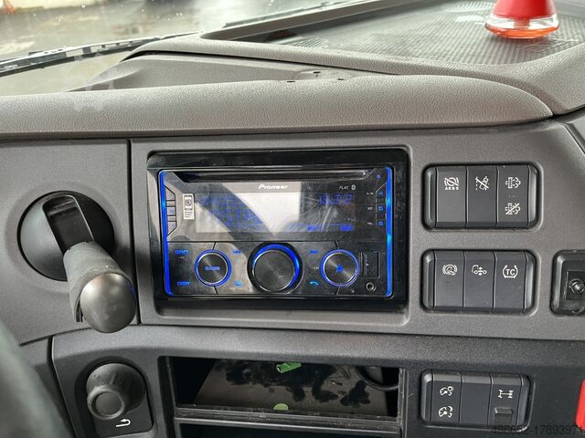 Standardni traktor DAF XF 480