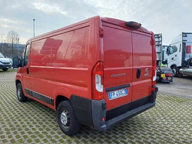 Furgão de painéis Fiat DUCATO