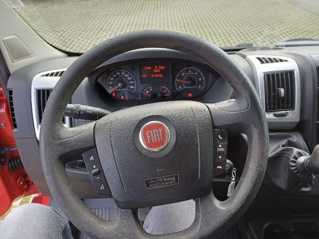 Furgão de painéis Fiat DUCATO