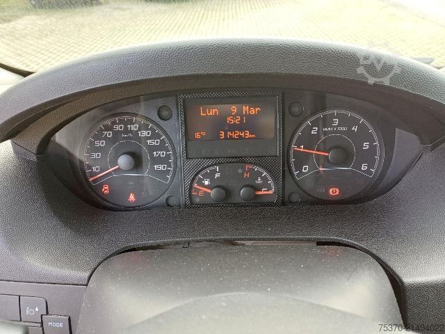 Furgão de painéis Fiat DUCATO