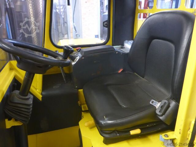 Încărcător lateral cu patru căi Combilift C3000