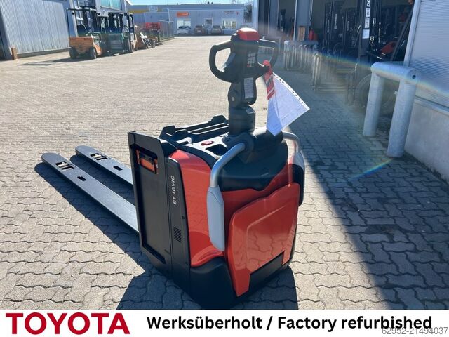 Electric Pallet Truck Toyota LPE 220