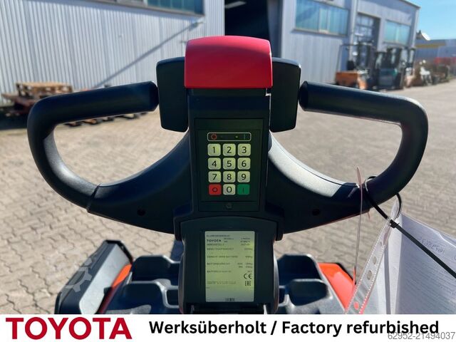 Electric Pallet Truck Toyota LPE 220