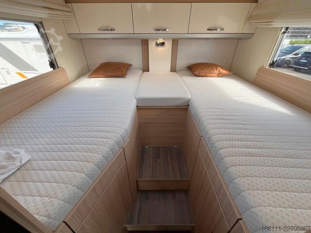 セミインテグレーテッドキャンピングカー BÜRSTNER Nexxo Time T690 G - Einzelbetten - Solar - Klima