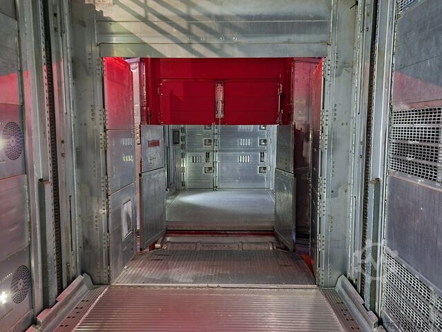 Szarvasmarha-szállítás Volvo FH 13.500 XL 6x2 - Pezzaioli livestock 3 deck +...