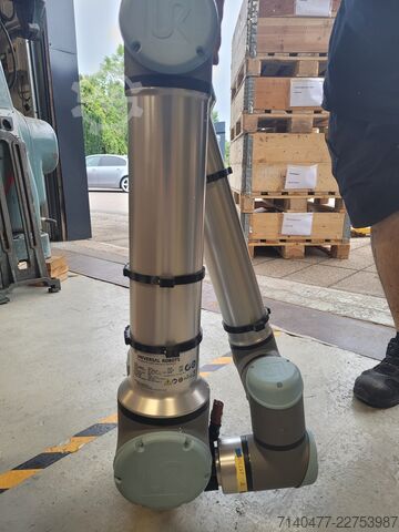 Kolaborativní robot Universal Robots UR10e