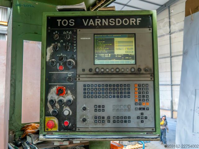 מכונת קדיחה עם שולחן TOS Varnsdorf WHQ 13.8