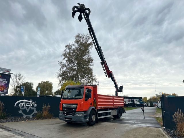 Flatbed truck DAF LF 320 Pritsche SCHROTTGREIFER KRAN 14m FUNK