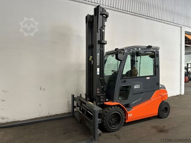 Elektrisk 4 -hjulet gaffeltruck Toyota 8FBMT50 - TRIPLEX 6,5 m - NEUWERTIG !!!