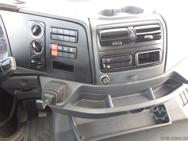 Planbil med presenning MERCEDES-BENZ 1330 L Atego4 Pritsche 7,2m/LBW/Edscha/AHK/Klima