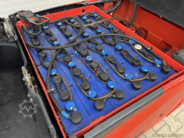 Électrique – 4 roues Linde E18PH  + Ladegerät NEU 48120 --EK