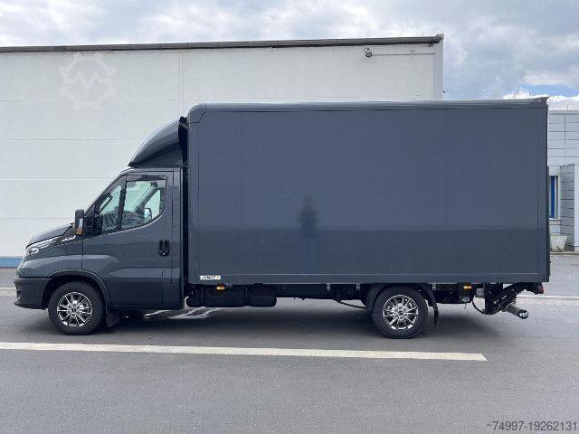 Dubă cu caroserie tip cutie IVECO 35S21HA8/P / Hi-Matic / Tempomat / Kamera / ALU