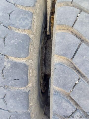 Döngölő teherautó Caterpillar 777G **EPA**