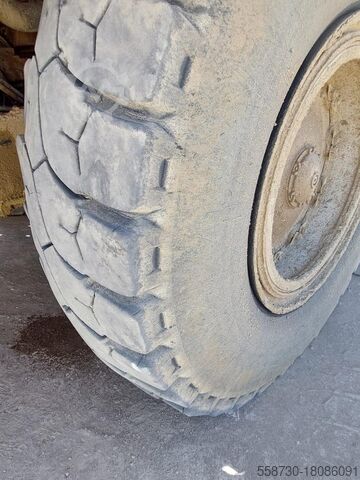 Döngölő teherautó Caterpillar 777G **EPA**