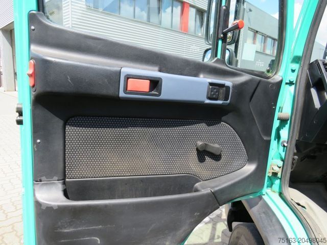 Transporter mit Kipper MERCEDES-BENZ Vario 815 D Abrollkipper Palfinger City Aufbau