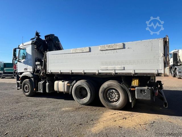 Kipper LKW MERCEDES-BENZ Arocs 2543 L 3-Achs Kipper Kran Hiab 211 5xhydr.