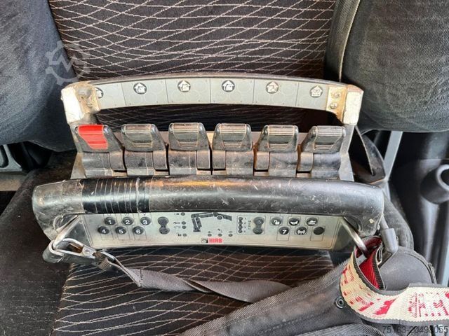 三向自卸卡车 MERCEDES-BENZ Arocs 2543 L 3-Achs Kipper Kran Hiab 211 5xhydr.