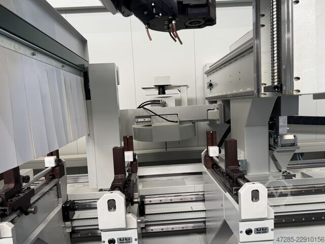 CNC-keskus alumiini-ikkunaprofiileille Fom Industrie FMC 475