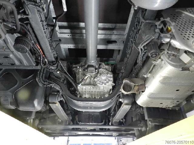 Samochód ciężarowy typu furgon MERCEDES-BENZ 1824 L Koffer 7.2 Seitentür  LBW 2t Kamera