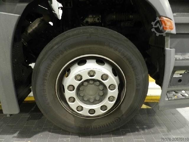 Samochód ciężarowy typu furgon MERCEDES-BENZ 1824 L Koffer 7.2 Seitentür LBW 2t Kamera