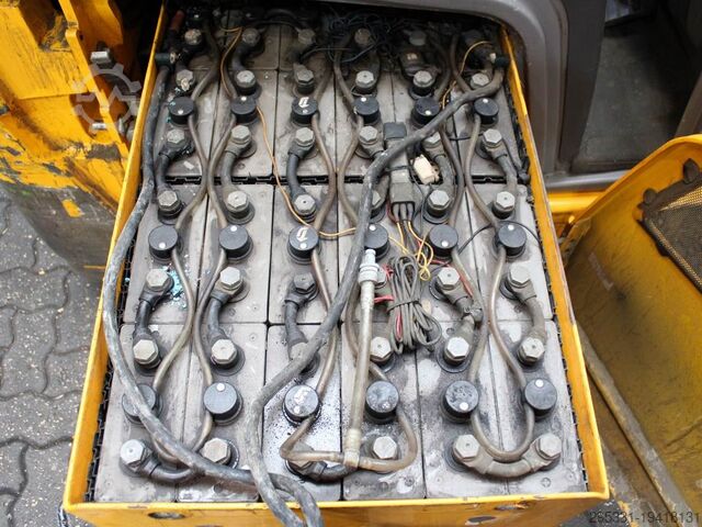 Carretilla eléctrica de 3 ruedas Jungheinrich EFG 215  GE115-440DZ