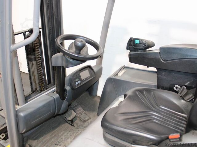 Carretilla eléctrica de 3 ruedas Jungheinrich EFG 215  GE115-440DZ