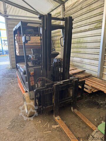 Електричний 4 -колісний навантажувач Still R60-30