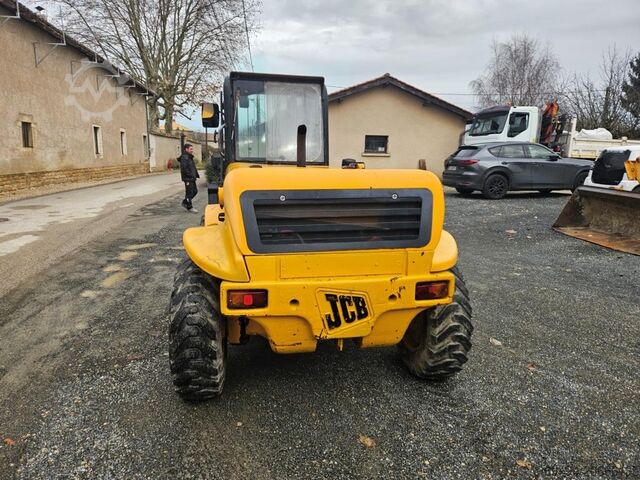 Teleskopiskais iekrāvējs JCB 520/50
