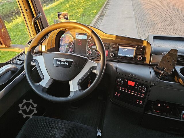 Estándar-SZM M.A.N. 26.440 TGS LX 6X2-2 BLS 554TKM