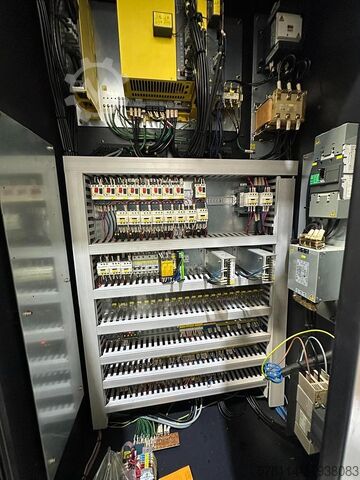 Vertikales Bearbeitungszentrum Doosan DNM 200/5AX