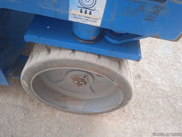 Škarjasto dvigalo Genie GS4047