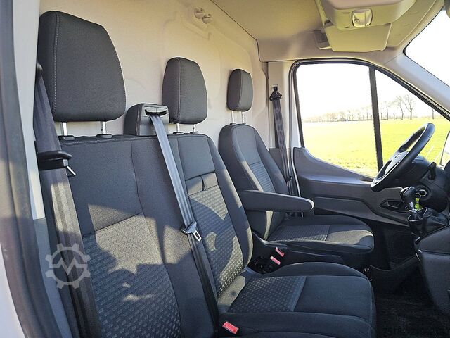 Універсал з високим дахом FORD TRANSIT 2.0 L3H2 Navi Trekhaak